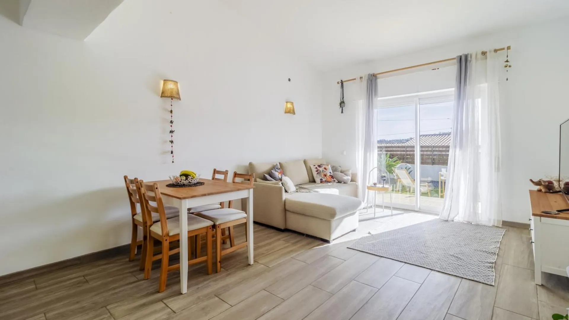 Amora'S Guest House Valverde